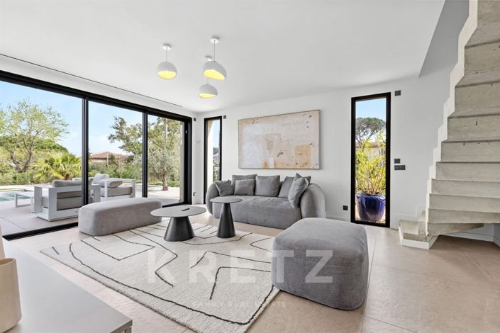 Image No.9-5 Bed House for sale