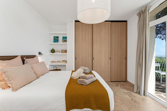 Image No.12-5 Bed House for sale