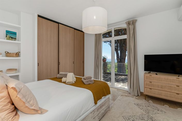 Image No.13-5 Bed House for sale