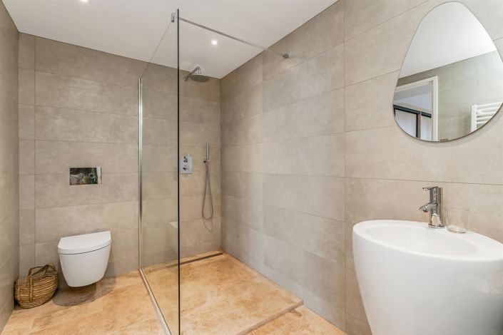 Image No.19-5 Bed House for sale