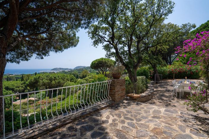 Image No.24-5 Bed House for sale