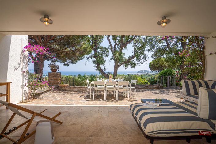 Image No.6-5 Bed House for sale