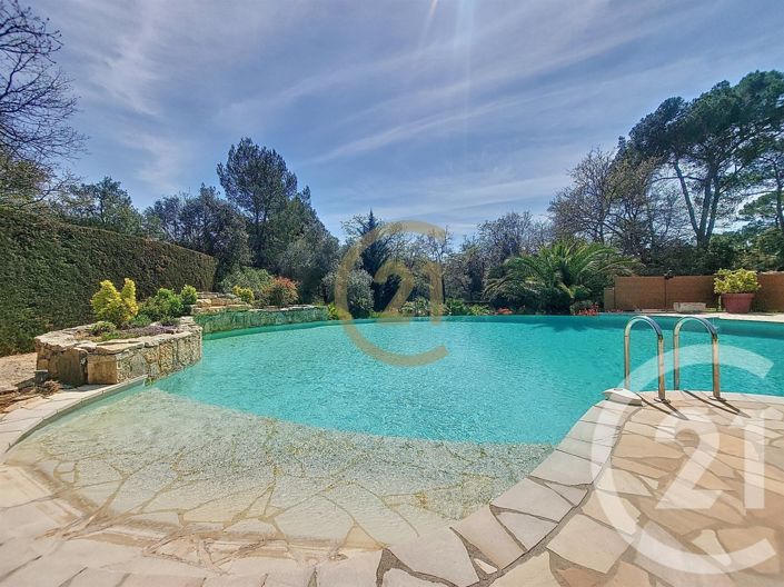 Image No.11-3 Bed House for sale