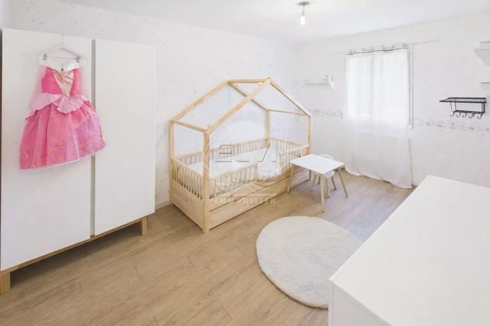 Image No.6-3 Bed House for sale