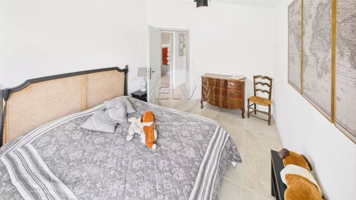 Image No.17-6 Bed House for sale