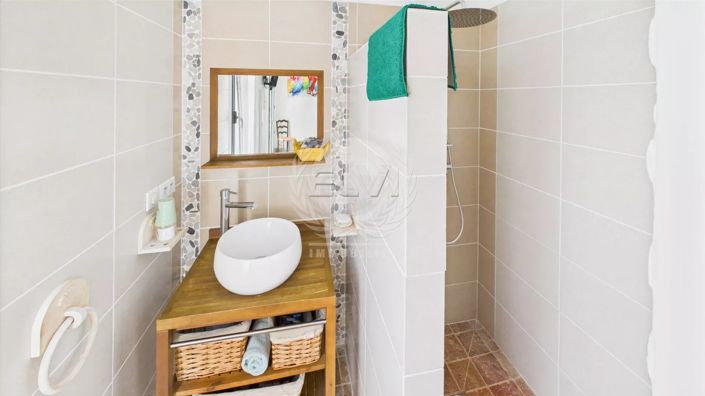 Image No.23-6 Bed House for sale