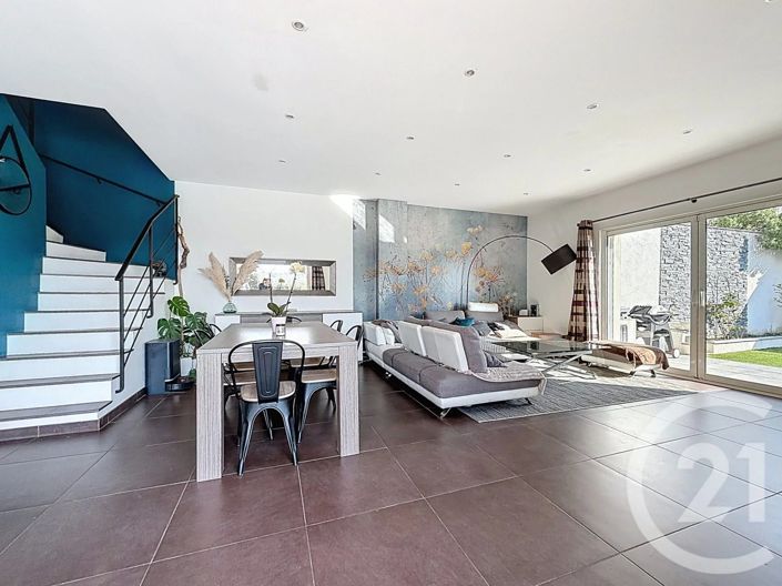 Image No.8-3 Bed House for sale