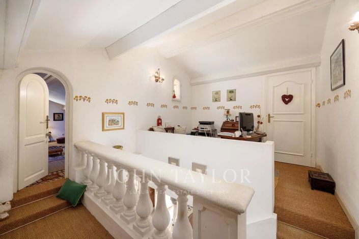 Image No.14-4 Bed House for sale