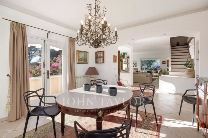 Image No.8-4 Bed House for sale