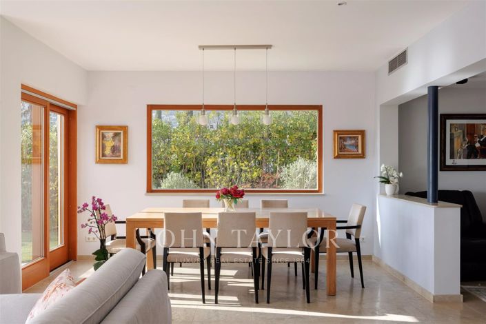 Image No.10-7 Bed House for sale