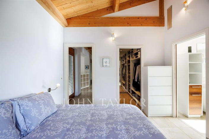 Image No.15-7 Bed House for sale