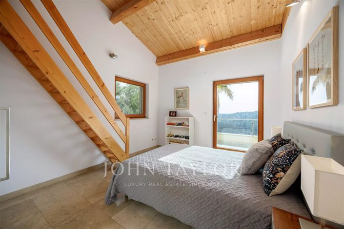 Image No.18-7 Bed House for sale