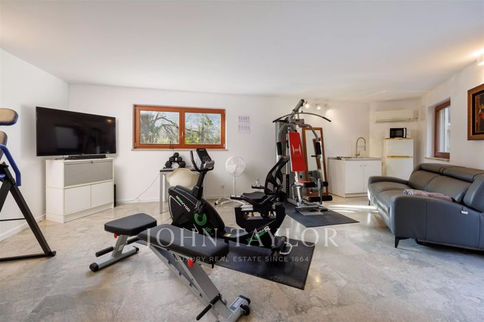 Image No.23-7 Bed House for sale