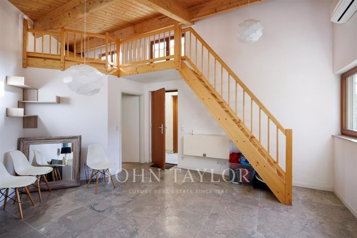 Image No.24-7 Bed House for sale