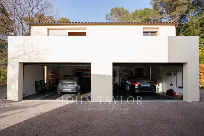 Image No.26-7 Bed House for sale