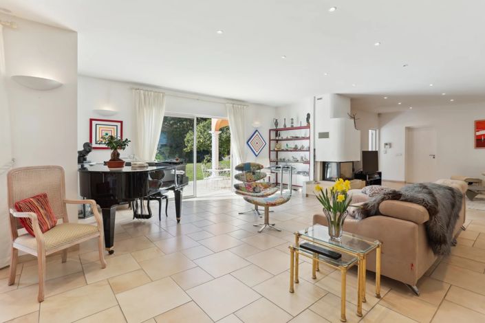 Image No.3-5 Bed House for sale