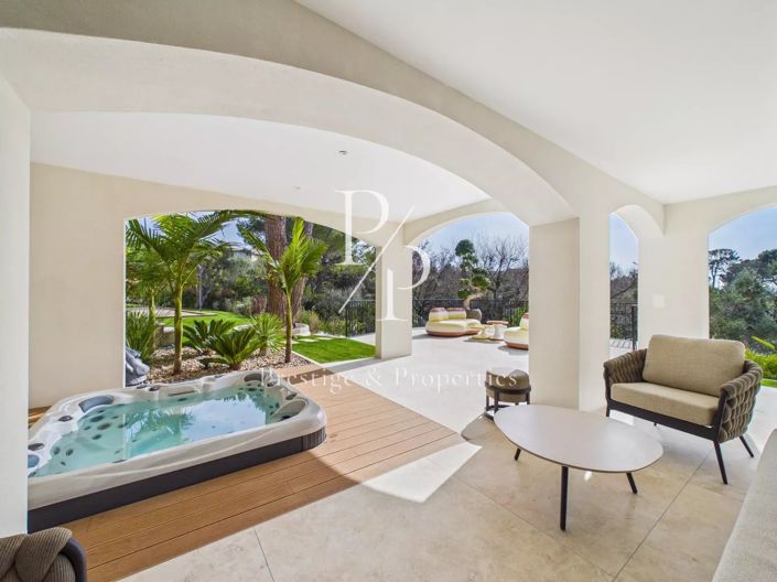 Image No.2-5 Bed House for sale