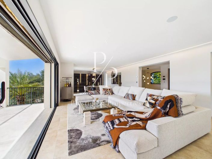 Image No.4-5 Bed House for sale