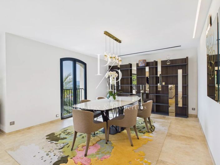 Image No.5-5 Bed House for sale