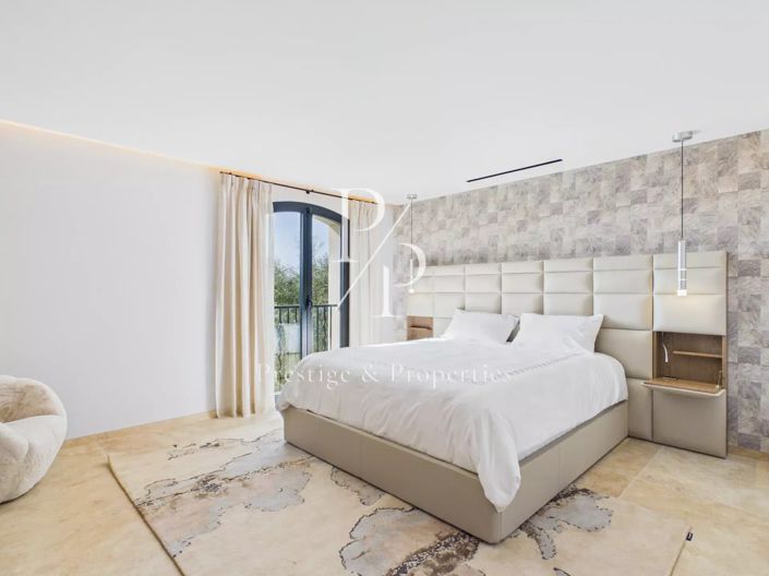 Image No.6-5 Bed House for sale