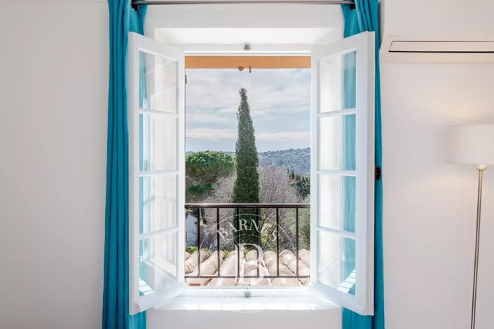 Image No.11-3 Bed House for sale