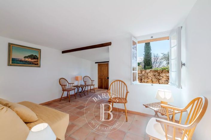 Image No.14-3 Bed House for sale