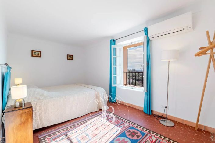 Image No.9-3 Bed House for sale