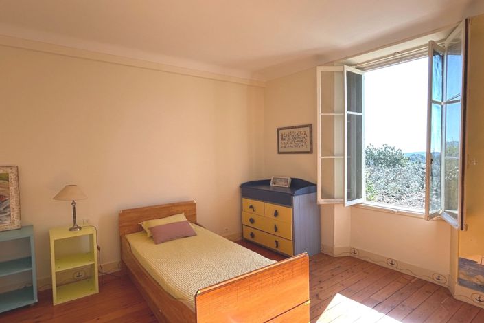 Image No.13-6 Bed House for sale