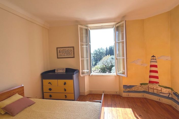 Image No.14-6 Bed House for sale