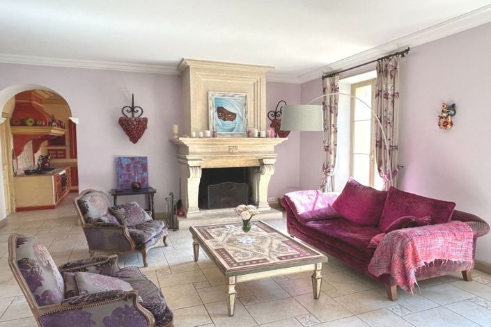 Image No.8-6 Bed House for sale