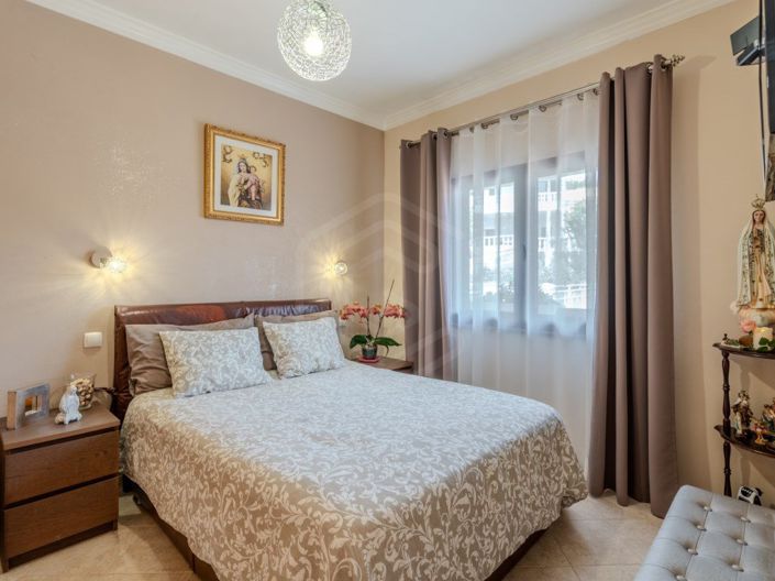 Image No.11-6 Bed House for sale