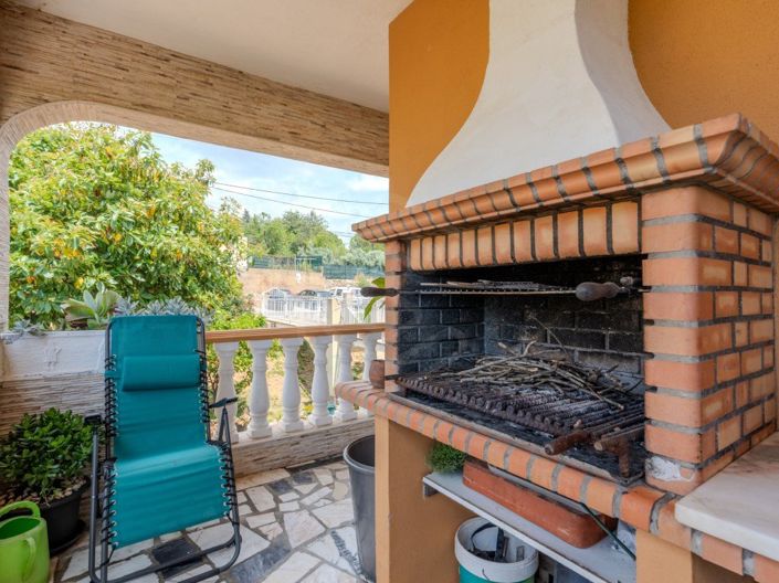Image No.17-6 Bed House for sale