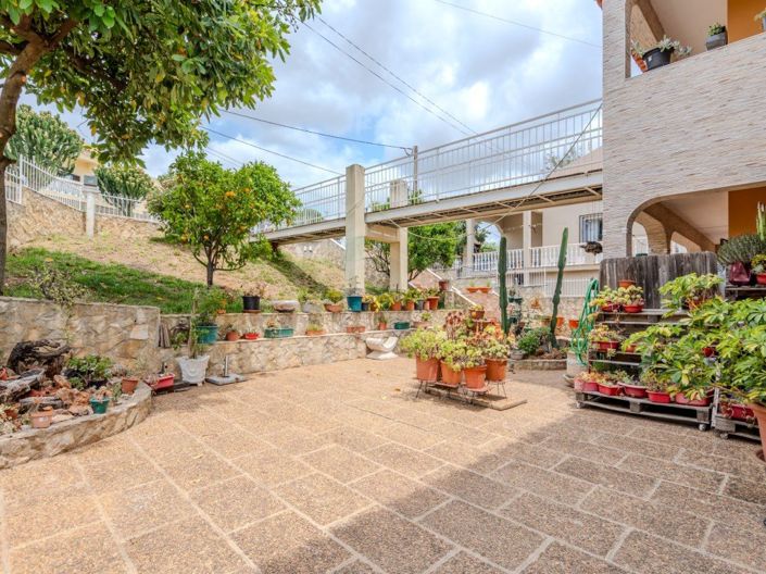 Image No.20-6 Bed House for sale