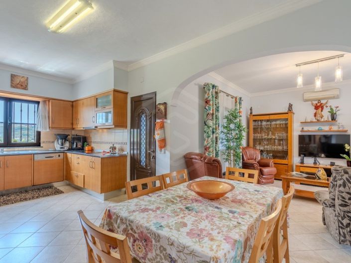 Image No.3-6 Bed House for sale