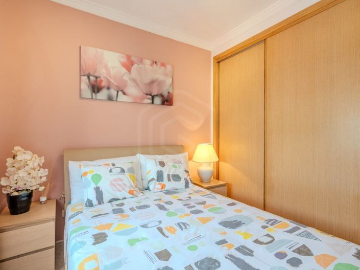 Image No.9-6 Bed House for sale