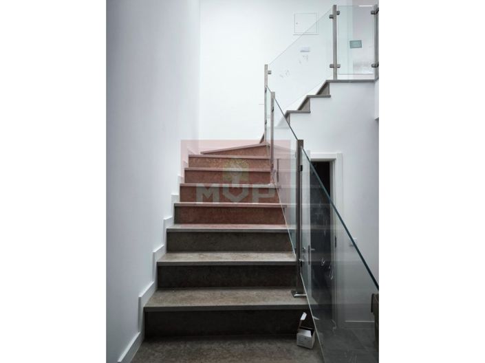 Image No.12-3 Bed House for sale