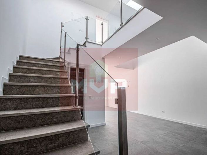 Image No.13-3 Bed House for sale