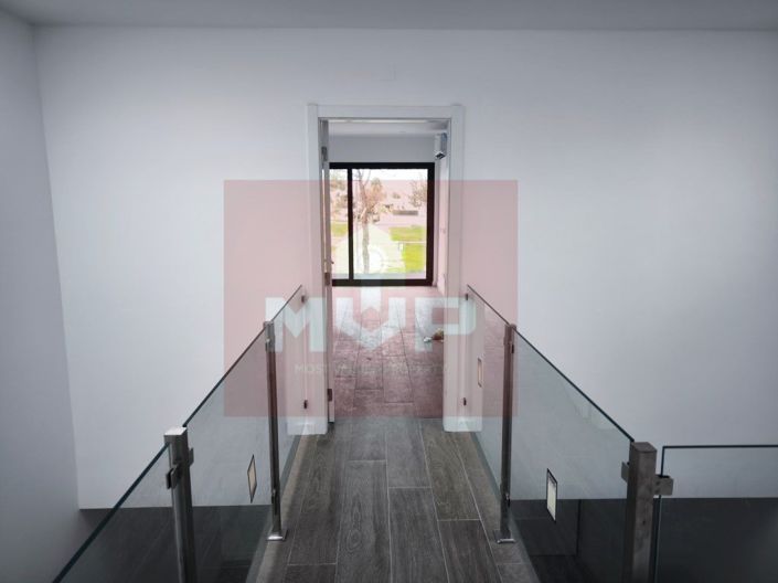 Image No.15-3 Bed House for sale