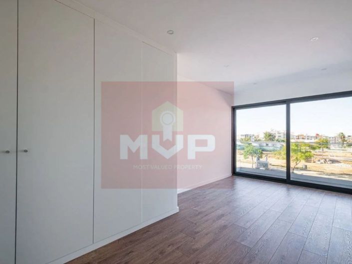 Image No.16-3 Bed House for sale