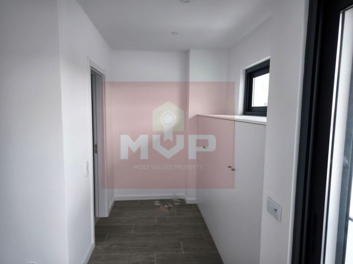 Image No.20-3 Bed House for sale