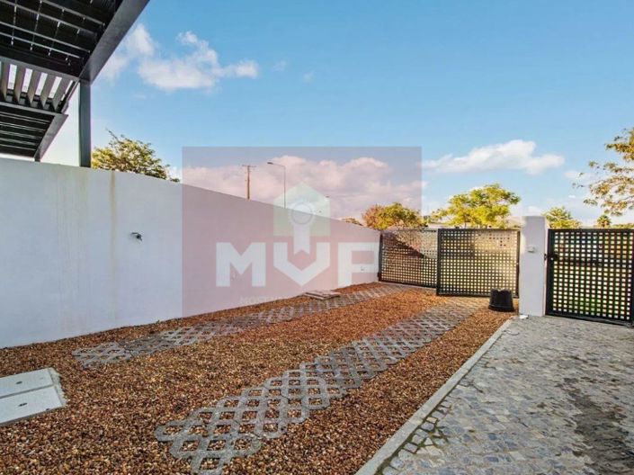 Image No.24-3 Bed House for sale