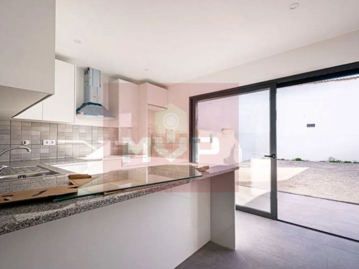 Image No.6-3 Bed House for sale