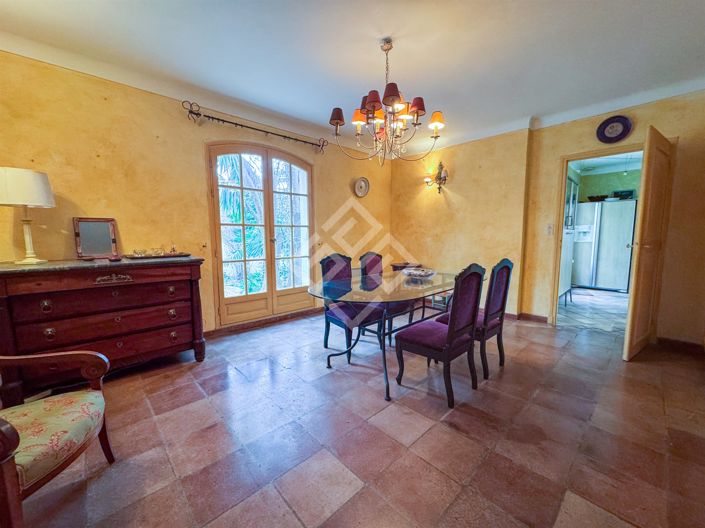 Image No.10-6 Bed House for sale