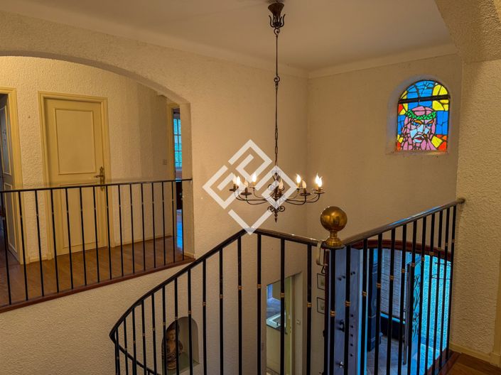 Image No.3-6 Bed House for sale