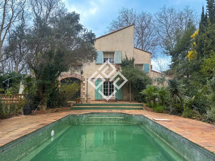 Image No.4-6 Bed House for sale