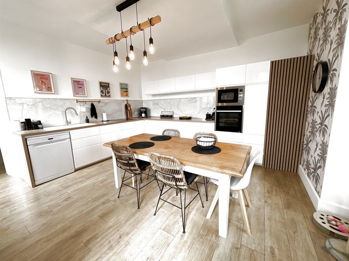 Image No.8-3 Bed House for sale