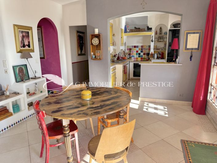 Image No.10-5 Bed House for sale