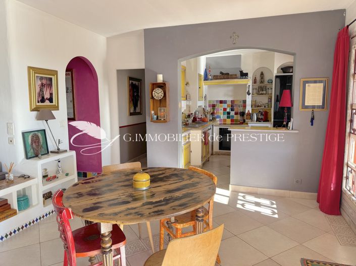 Image No.12-5 Bed House for sale