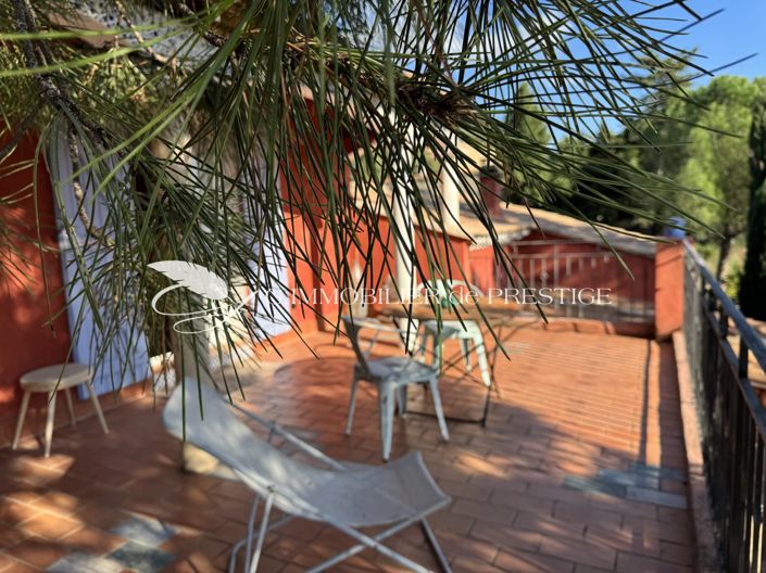 Image No.3-5 Bed House for sale