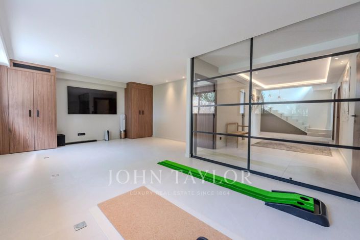 Image No.22-5 Bed House for sale